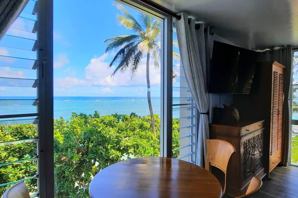 Breezy Beachfront Bali-Style Haven 180 Degree Oceanview Hau'ula Экстерьер фото